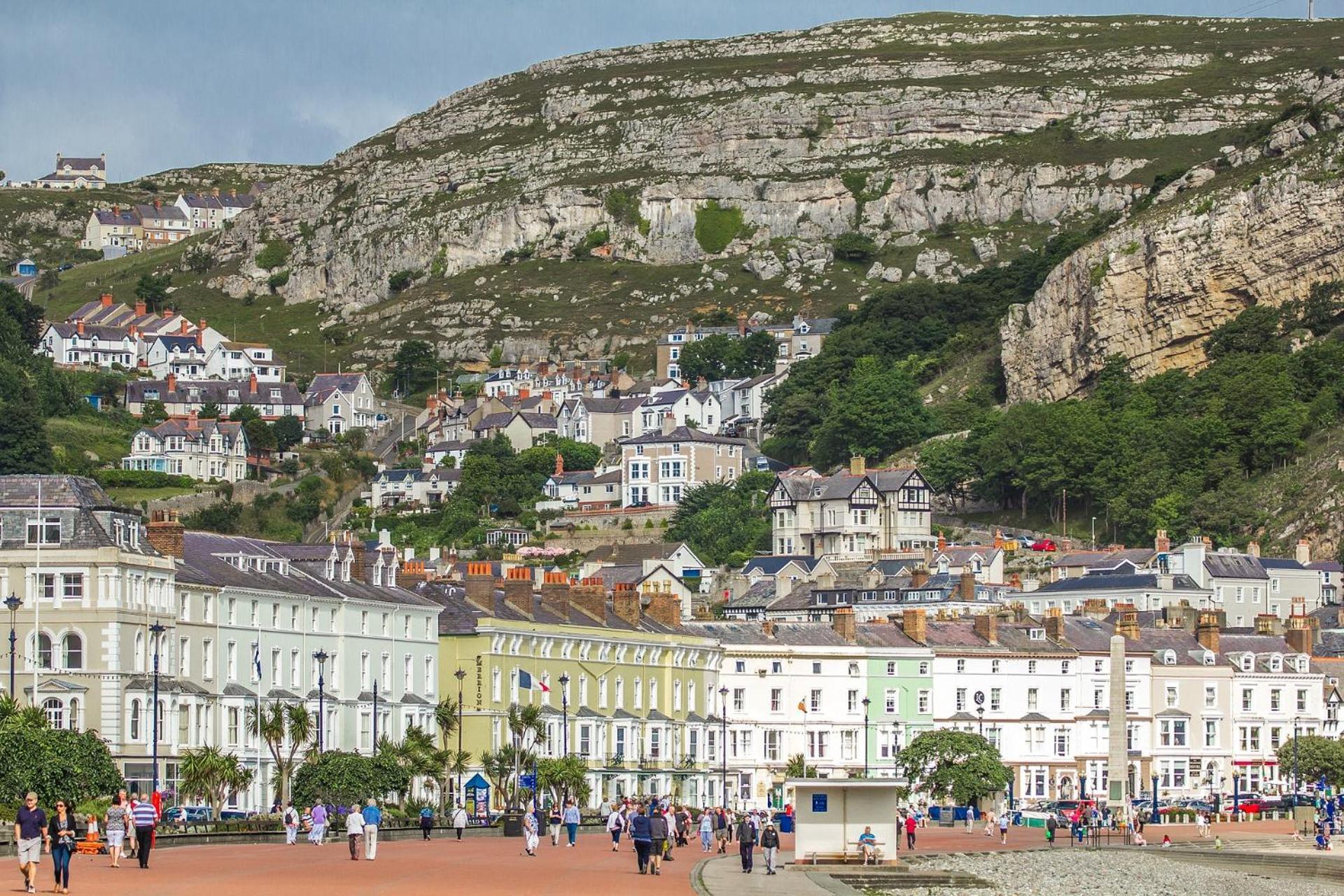 Cosy 1 Bedroom Apartment In The Heart Of Llandudno Exterior photo